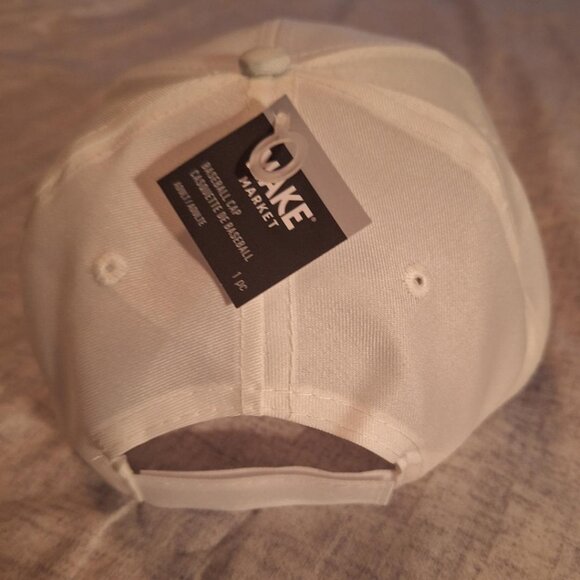 Hand-Painted Fox Hat on White Baseball Hat. - Picture 9 of 10